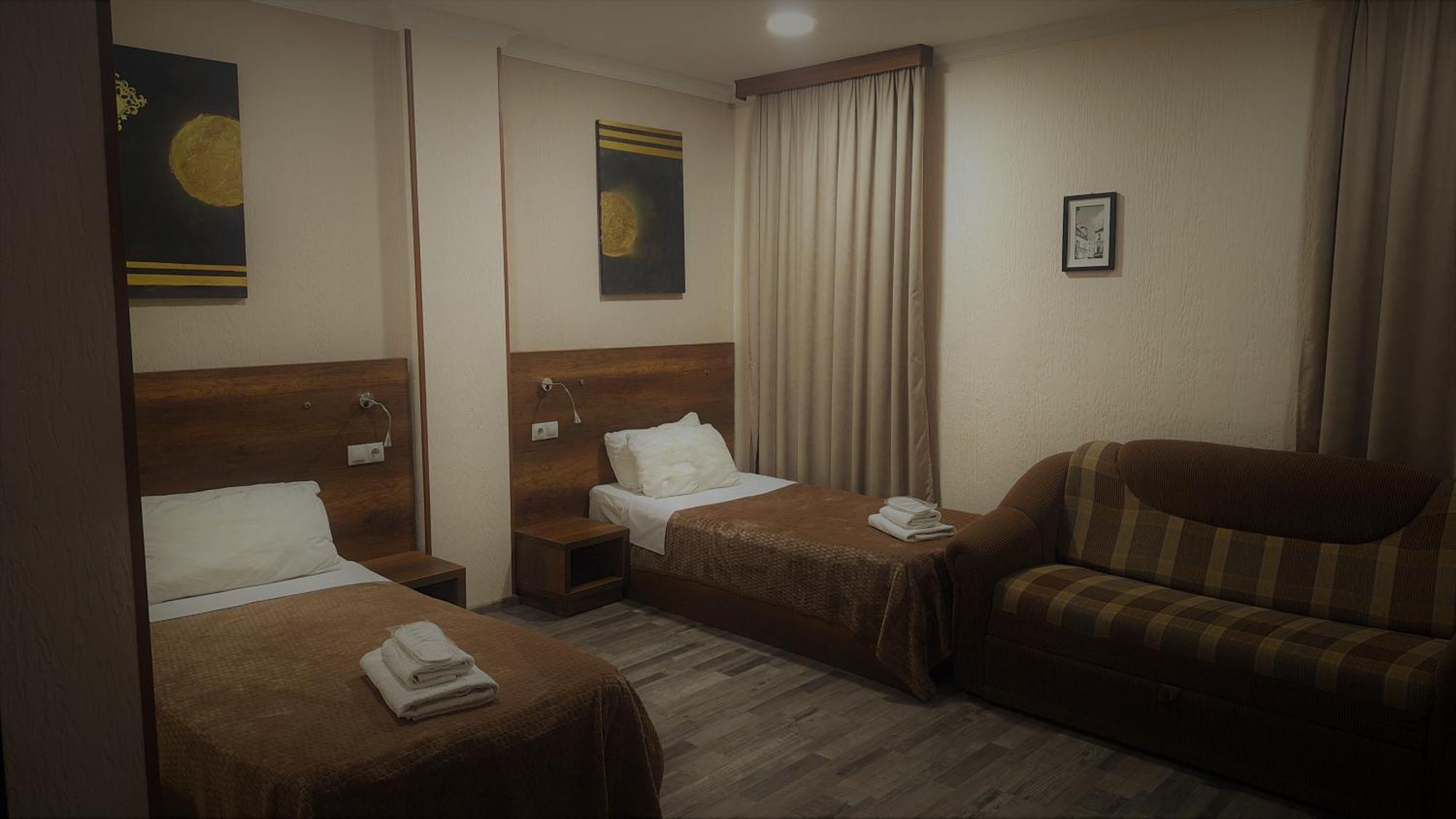 Hotel Georgian คูทายสิ ภายนอก รูปภาพ