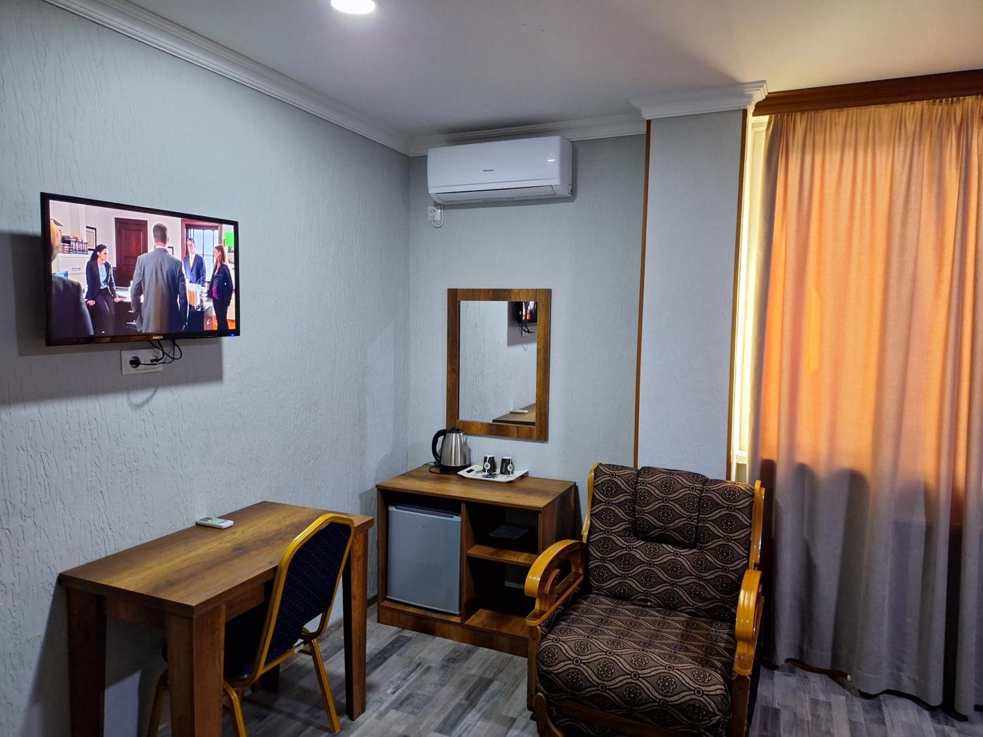 Hotel Georgian คูทายสิ ภายนอก รูปภาพ