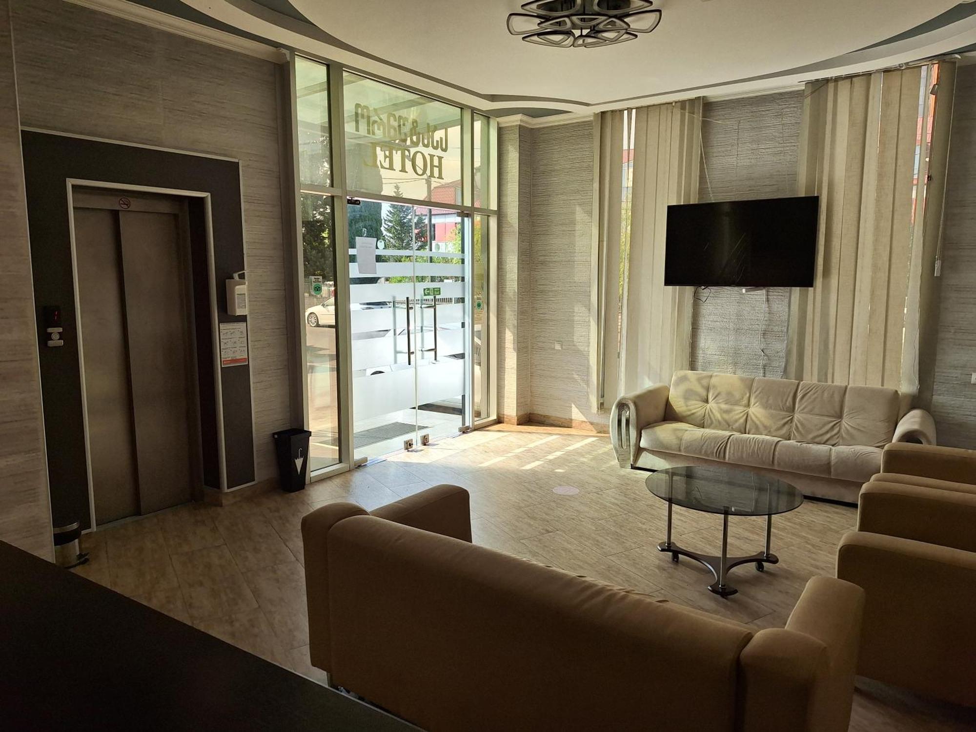 Hotel Georgian คูทายสิ ภายนอก รูปภาพ